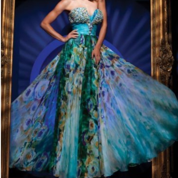 Tony Bowls Dramatic Floral Print Chiffon Formal Dress. Size 0 - Picture 2 of 15